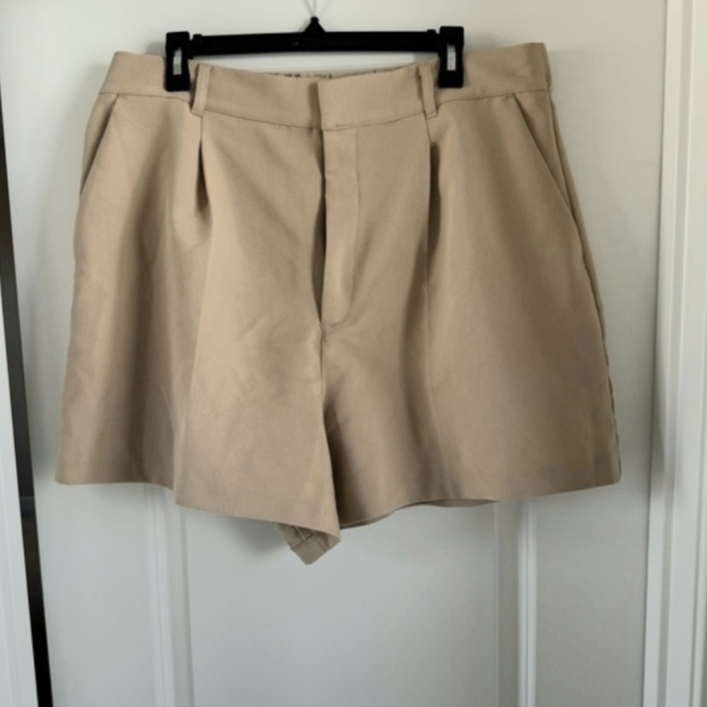 Abercrombie and Fitch Tailored Short